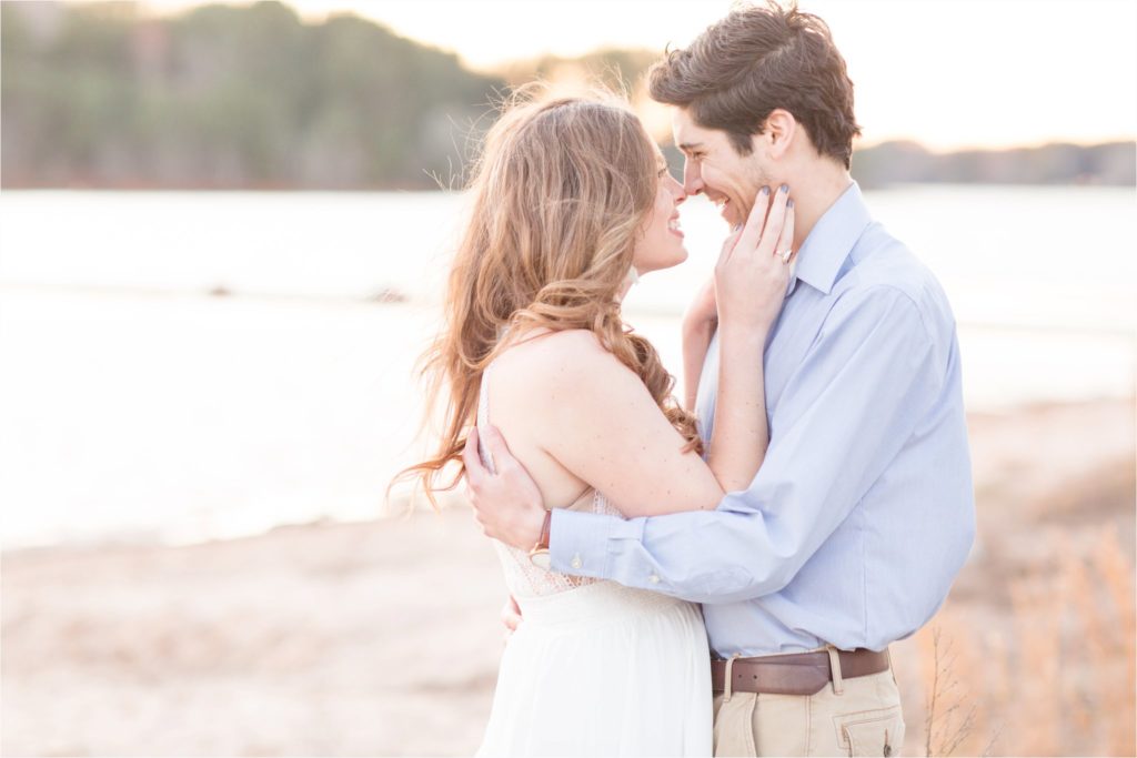 How to get a blurry background in your images | Photography education by SC Wedding Photographer Christa Rene Photography